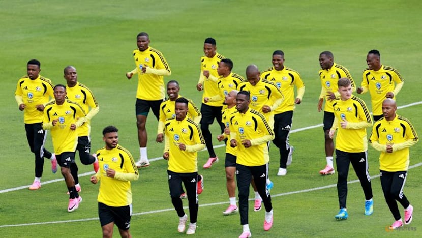 Hosts Mexico face South Africa under pressure to deliver in World Cup opener