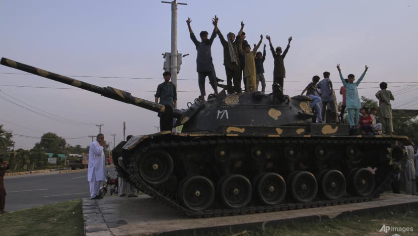 India and Pakistan step back from brink of war, but trade accusations of ceasefire violations India and Pakistan step back from brink of war, but trade accusations of ceasefire violations