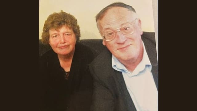 英国女子疑杀死父母  藏尸家中长达五年
