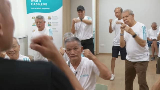  前线追踪 | 左勾拳、右勾拳 铁拳课只招男士更痛快！