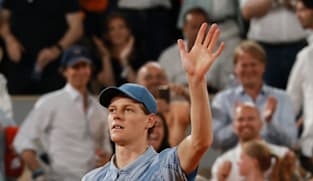 Sinner eases into French Open second round