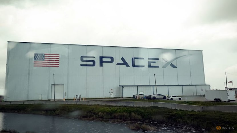 Exclusive-SpaceX to woo Wall Street with three-day analyst meet this week, sources say