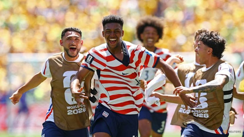 US advance to World Cup round of 32 with dominant 2-0 win over Australia
