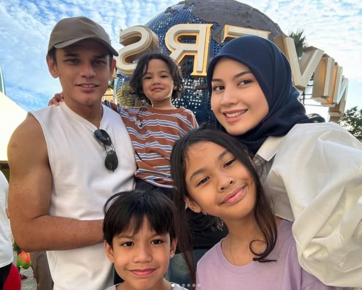 KRU singer recovers phone he lost at Universal Studios Singapore, thanks the person responsible