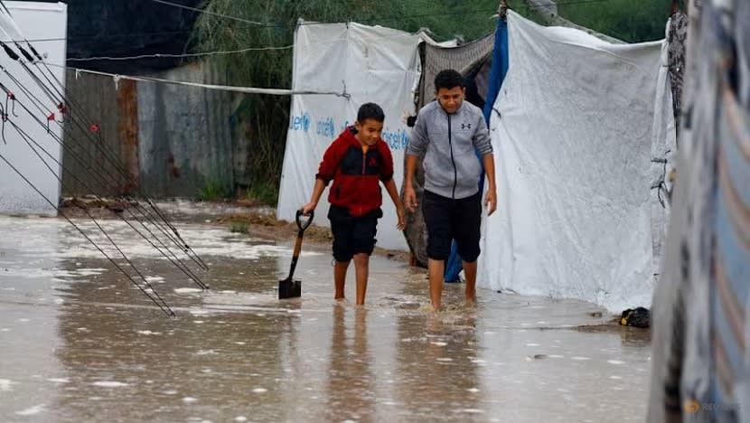 Agensi PBB beri amaran penduduk Gaza yang dipindahkan hadapi banjir, sedang bekalan kecemasan disekat