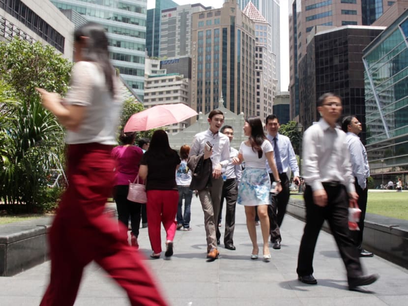 Singapore residents working fewer hours since 2010: MOM report - TODAY