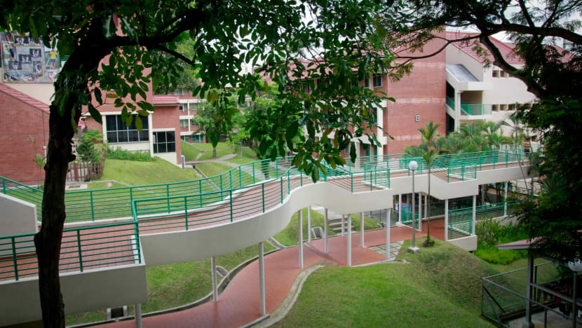 Despite campus security, students tell of encounters with voyeurs, intruders in hostels