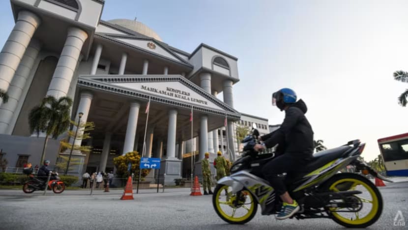 2 penuntut asing di SG didakwa lakukan penculikan palsu bagi tuntut wang tebusan AS$700,000 di Malaysia 2 penuntut asing di SG didakwa lakukan penculikan palsu bagi tuntut wang tebusan AS$700,000 di Malaysia