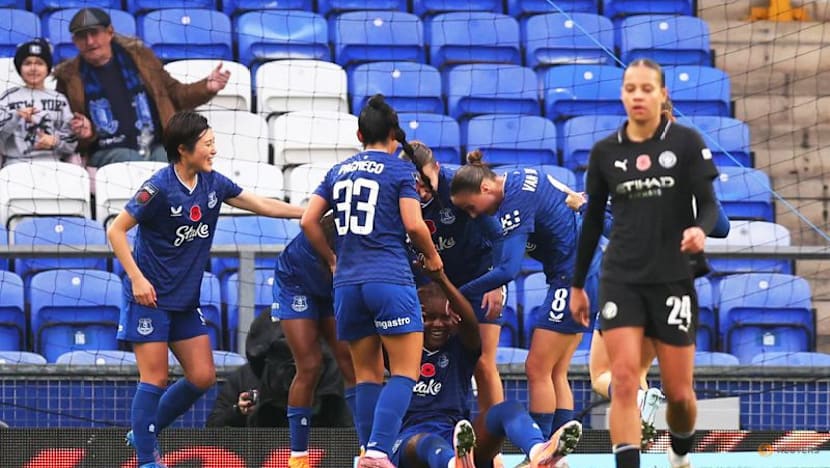 Man City women climb past Chelsea to first in WSL table