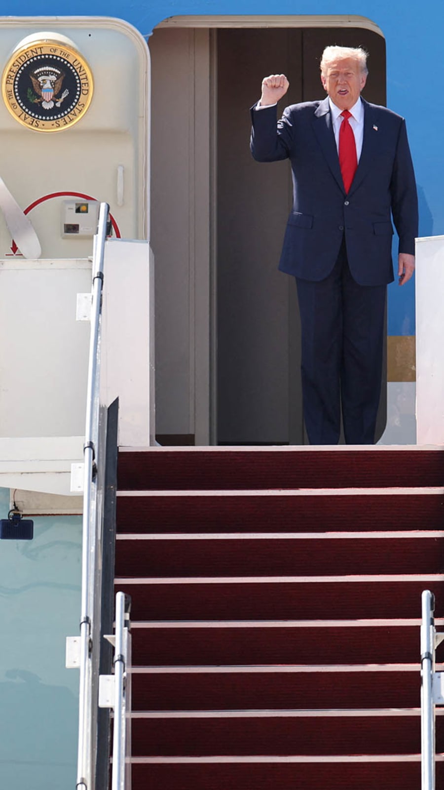 Trump kicks off Asia tour with ASEAN summit Trump kicks off Asia tour with ASEAN summit