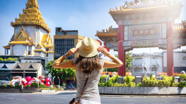 曼谷商场枪击案后引起担忧 泰国一周内中国游客少三成