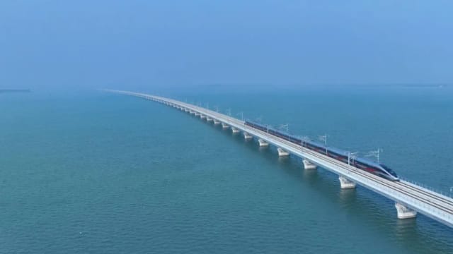 中国沪苏湖高铁通车 “轨道上的长三角”再添重要新动脉