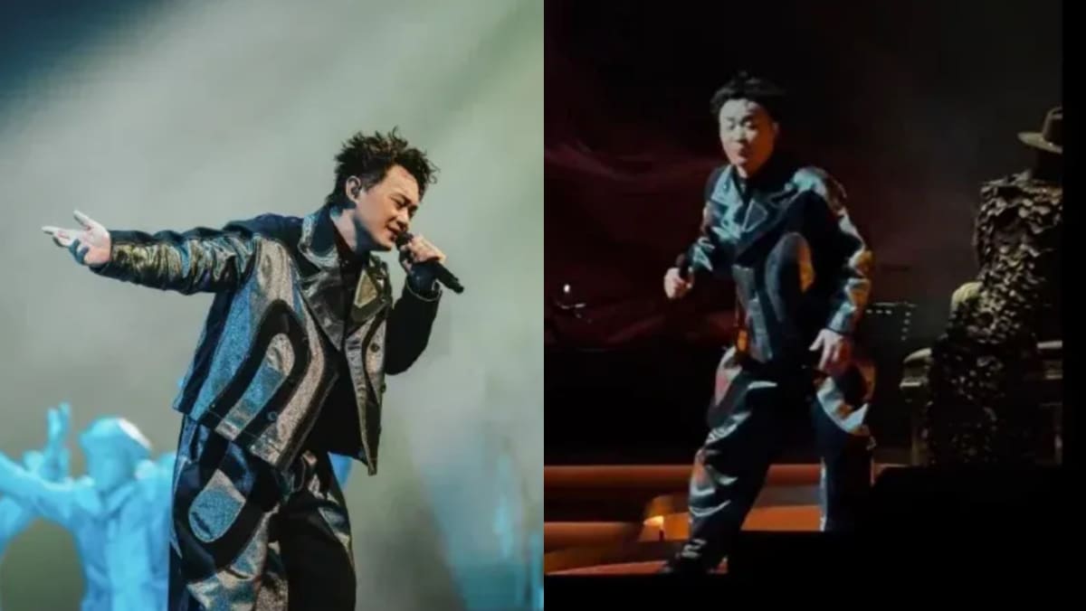 Insect Concert Eason Chan Spits Out Insect That Flew Into His Mouth On Stage ...