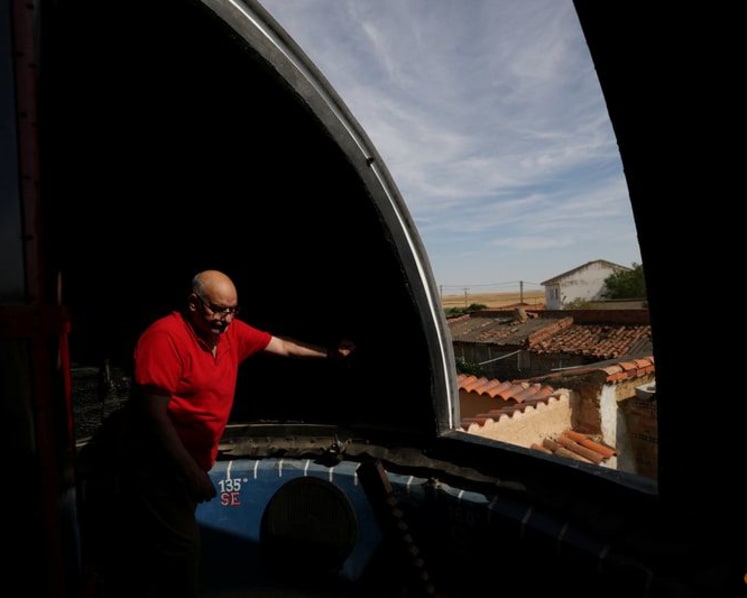 Spain's 'Galactic Shepherd' to watch total eclipse from DIY observatory