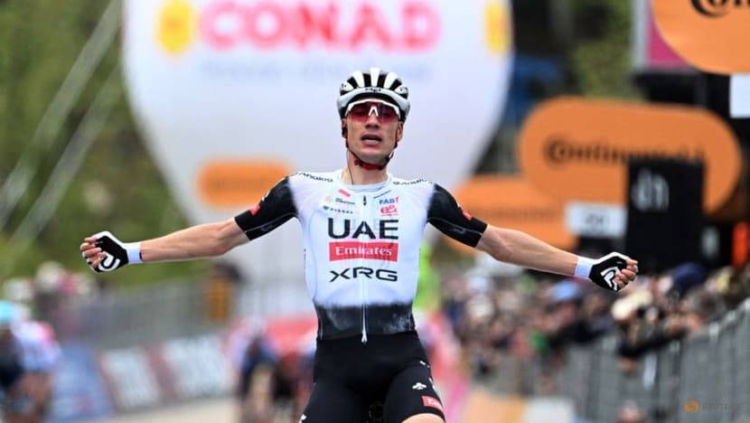 Ayuso pounces to win Giro stage seven, Roglic takes pink jersey