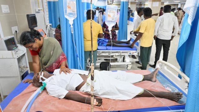 印度逾54人喝假酒后亡 100多人住院