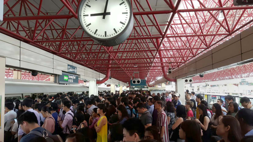 Power fault causes rush-hour disruption on NS, Circle lines