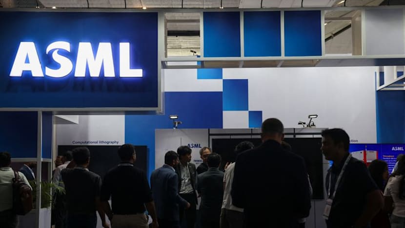 ASML forecasts Q4 sales above expectations on AI chip demand