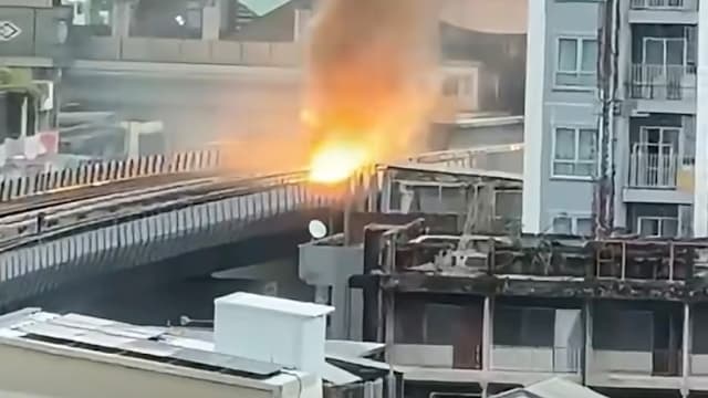 曼谷地铁轨道因电路短路起火 列车服务一度中断