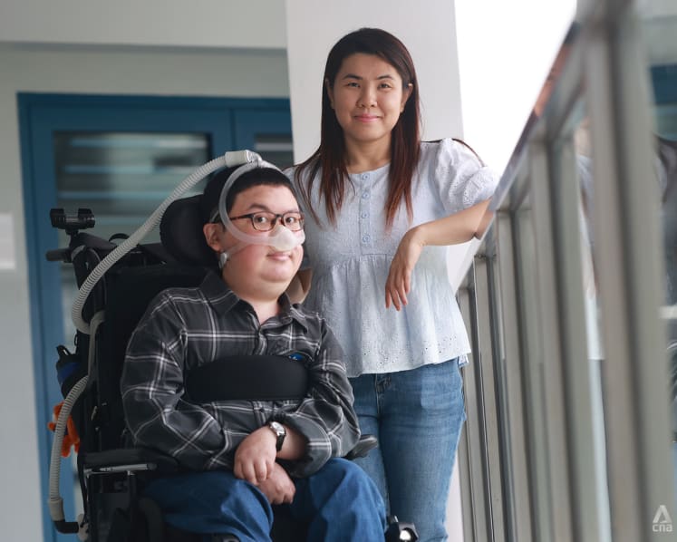She’s his limbs, he’s her eyes. It’s love and art in full colour for this couple with disabilities 