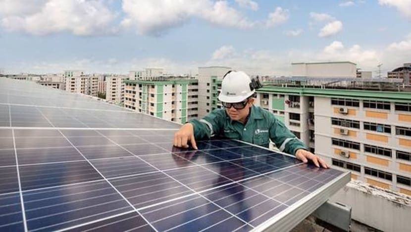 Sembcorp akan pasang lebih 20,000 panel suria bagi kemudahan SIA Sembcorp akan pasang lebih 20,000 panel suria bagi kemudahan SIA