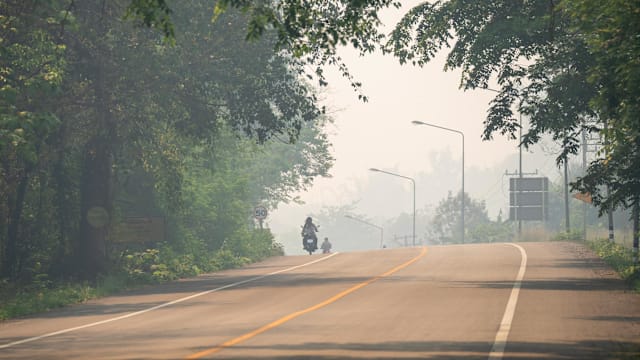 泰国北部烟霾情况恶化 十府空气污染达危险水平