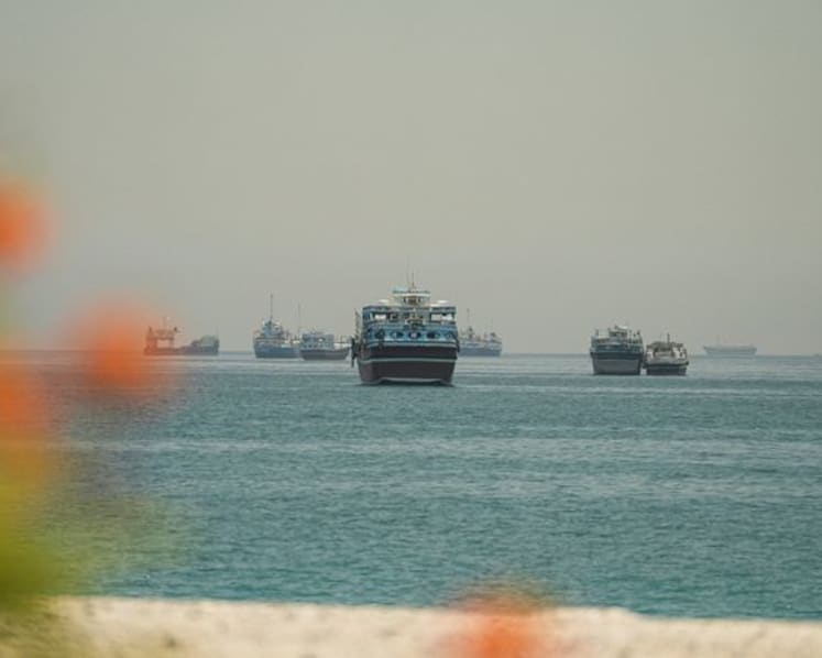 US crude futures fall over 6% on report of possible Strait of Hormuz reopening