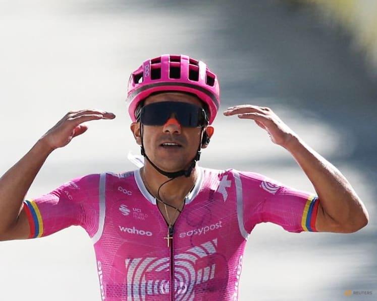 Carapaz secures solo victory in Tour de France stage 18, Pogacar stays in yellow