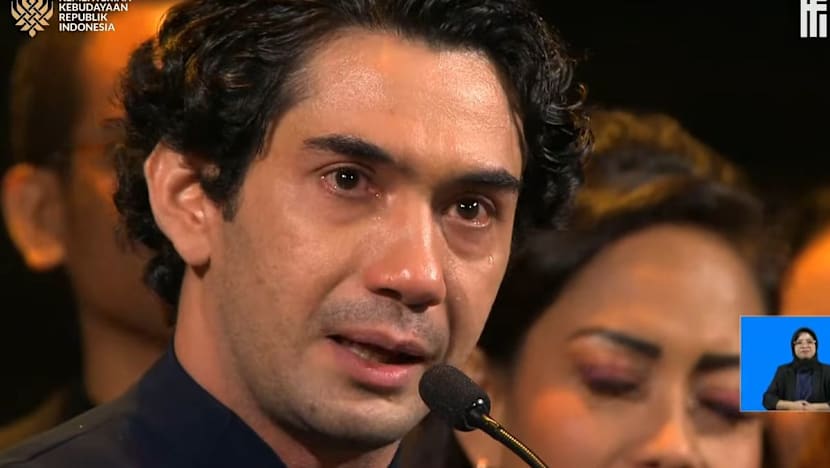 Reza Rahadian tak mampu menahan tangis saat film Pangku raih Film Terbaik FFI 2025