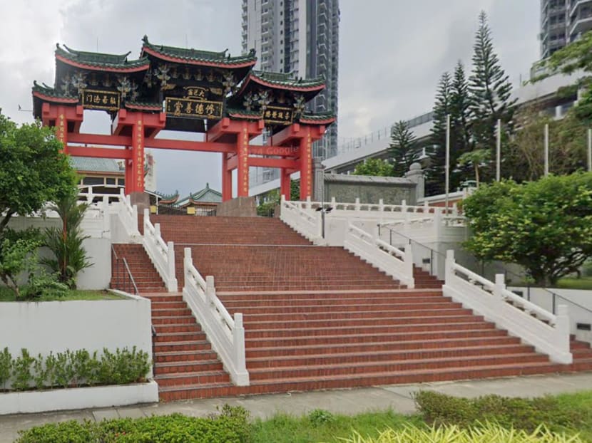 A view of the entrance to Toa Payoh Seu Teck Sean Tong temple facing Toa Payoh Lorong 1. A view of the entrance to Toa Payoh Seu Teck Sean Tong temple facing Toa Payoh Lorong 1.