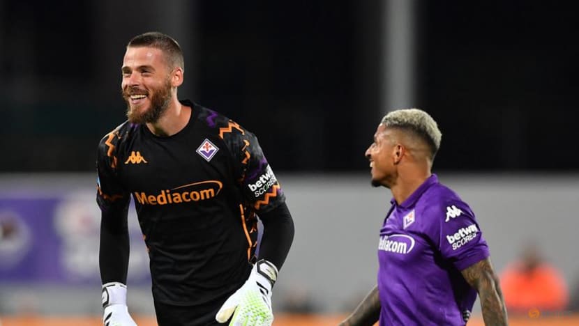 Missed penalties haunt Milan as De Gea helps Fiorentina seal 2-1 win