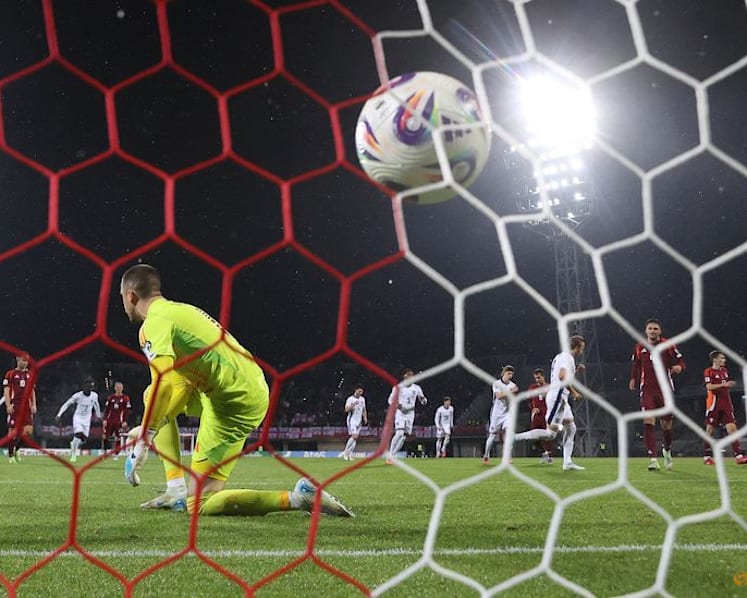 England thrash Latvia 5-0 to qualify for World Cup finals