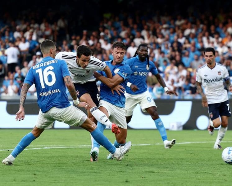 Napoli beaten 2-1 at home by Como