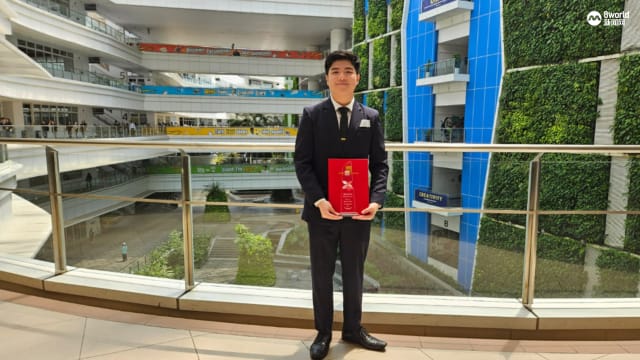 频遇家庭巨变却不损报答社会雄志 工教院生获颁李光耀模范生奖