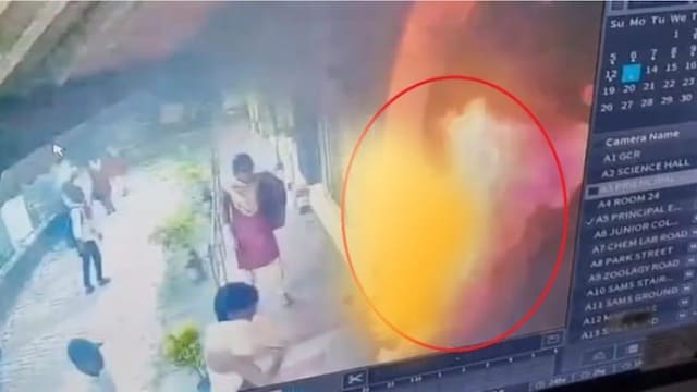 疑不堪系主任性骚扰 印度女大学生自焚
