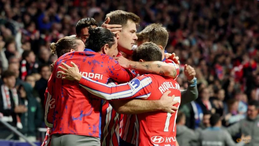 Atletico leave it late to beat Alaves in Simeone's 700th game