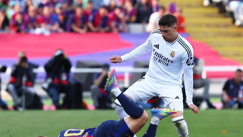 Barcelona edge closer to title with thrilling 4-3 win over Real Madrid Barcelona edge closer to title with thrilling 4-3 win over Real Madrid