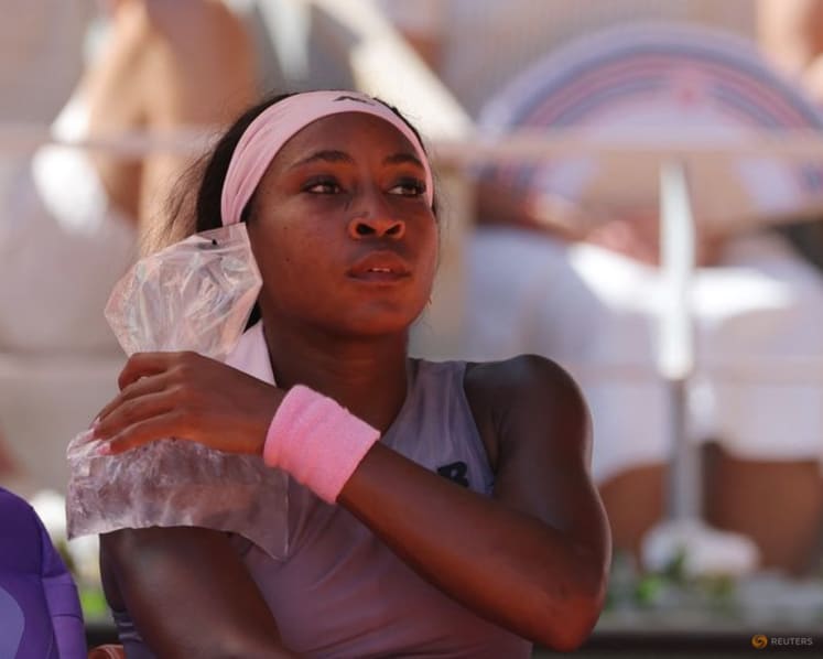 Scorching heat, faster courts test players at French Open