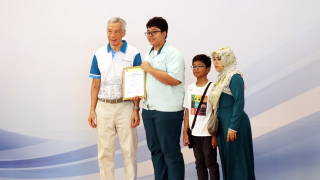 李总理：我国致力于让教育系统取得平衡 减轻学生压力