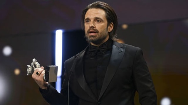 Sebastian Stan夺柏林影帝　身边坐的是这位台湾女星！