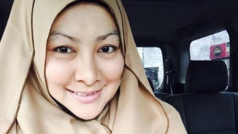 "Jangan bagi perempuan lain pegang suami kita" walaupun lakonan - nasihat Abby Abadi "Jangan bagi perempuan lain pegang suami kita" walaupun lakonan - nasihat Abby Abadi