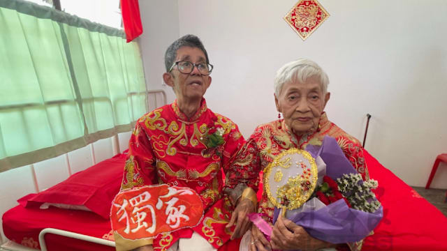 67岁娶91岁新娘 马国老人院上演温馨婚礼