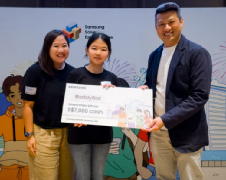Edgefield Secondary School Students Clinch Top Honours at the Samsung Solve for Tomorrow 2025 Competition 