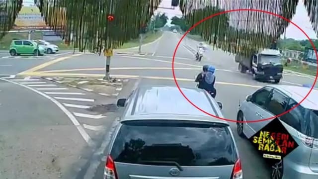 马国罗厘遇路检掉头逃 警察追50公里开十枪