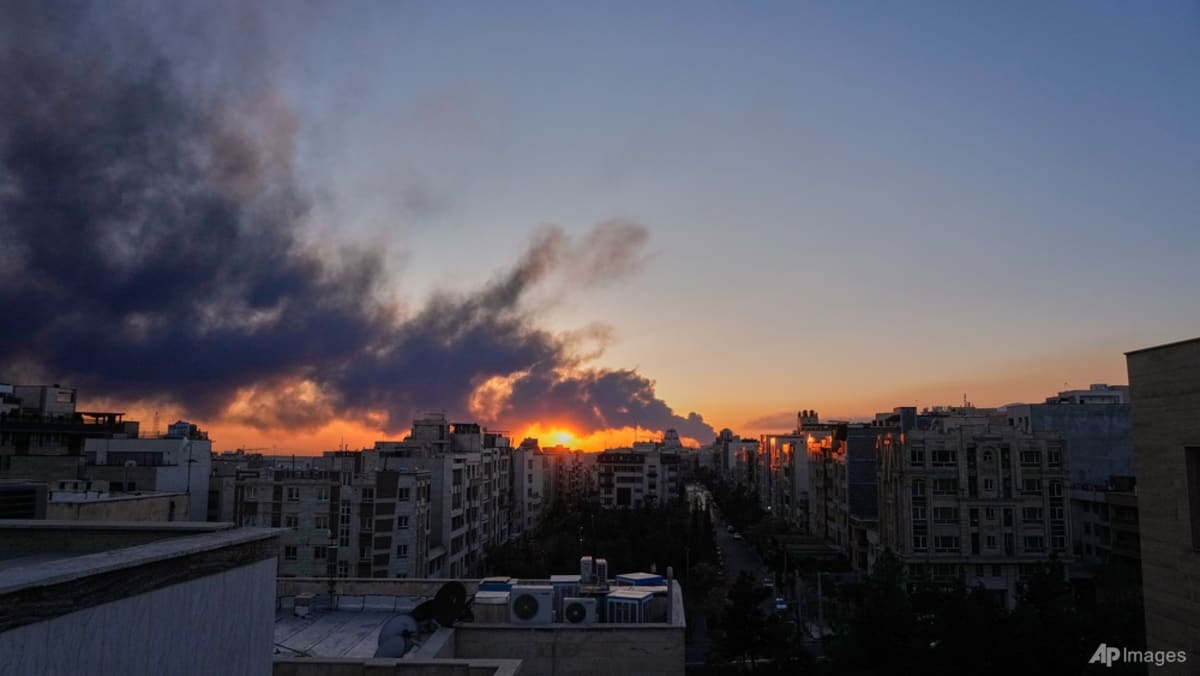 US and Iran ramp up threats as war rages with no end in sight