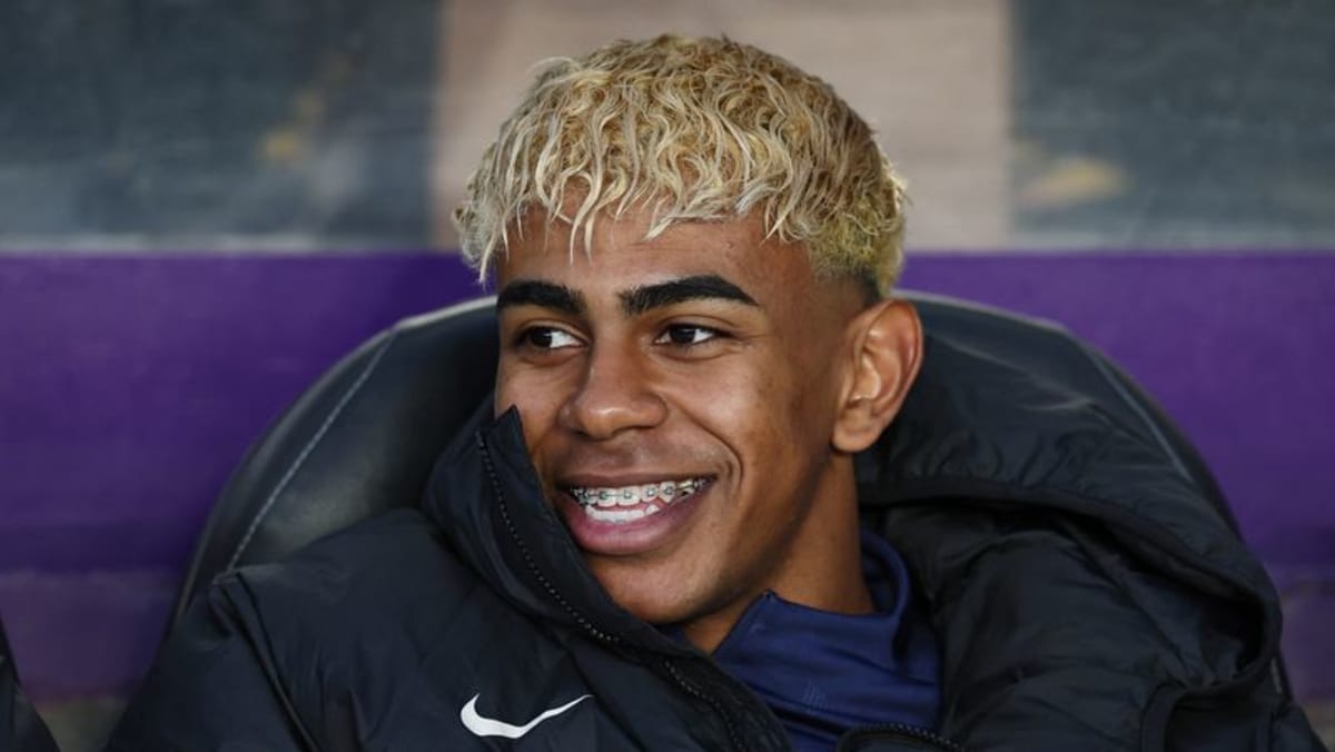 Inter must step up to shackle Barca’s Yamal, says Bastoni