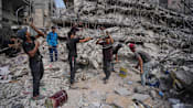 Trump's envoys meet mediators, Israel strikes Gaza