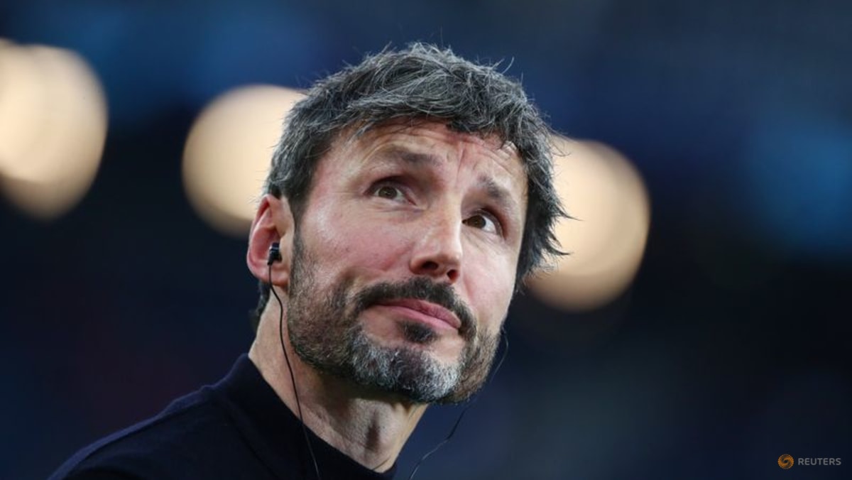 Belgium name Van Bommel as new coach