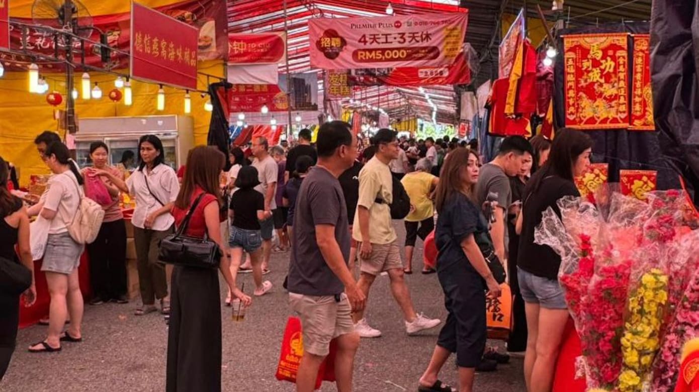 新山年货城摊位创新高狮城客：马币走强年货价格不划算- 8world