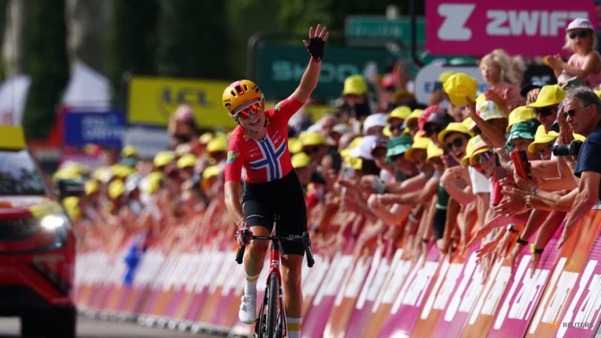 Haugset solos to Tour de France Femmes win and yellow jersey